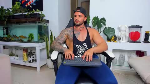 Snapshot of johnnygrayson_ chatting on November 6, 12:33 am JOHNNY online show from November 6, 12:33 am