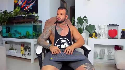 Snapshot of johnnygrayson_ chatting on November 11, 12:32 am JOHNNY online show from November 11, 12:32 am