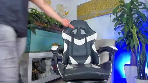 JOHNNY online show from April 12, 1:10 am