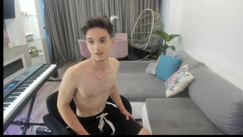 Snapshot of johnnyk8 chatting on June 27, 5:40 pm Johnny k. online show from June 27, 5:40 pm