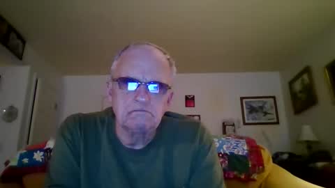 Snapshot of johnnymunch chatting on October 28, 12:25 am johnnymunch online show from October 28, 12:25 am