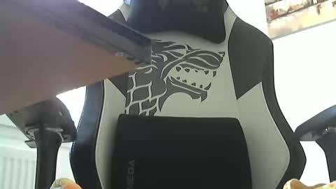 Johnnyscum80 online show from November 12, 9:53 am