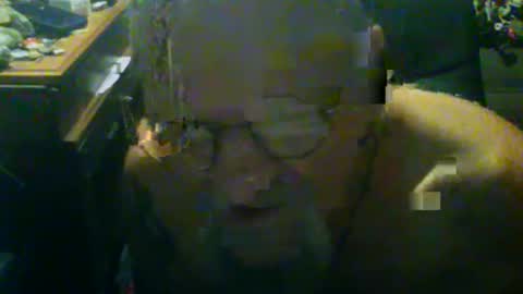 johnnyshung1 online show from October 18, 9:15 pm