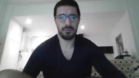 Johnfrench online show from December 3, 4:14 am