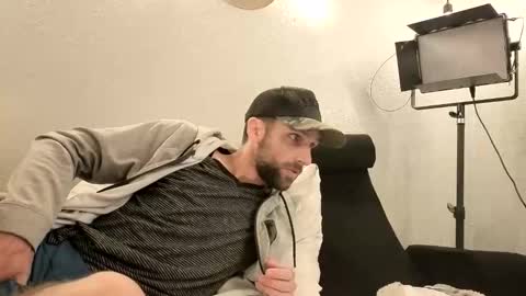 Give John Ryan A Thumbs Up online show from November 4, 2:54 am