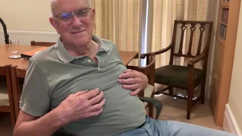 Snapshot of johnsenior41 chatting on October 13, 11:43 am johnsenior41 online show from October 13, 11:43 am