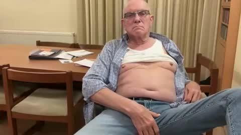 Snapshot of johnsenior41 chatting on November 1, 7:27 pm johnsenior41 online show from November 1, 7:27 pm