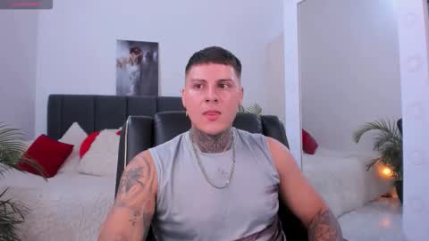 Johny online show from October 25, 6:46 pm