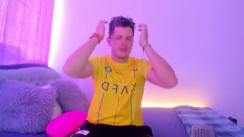 johnycooper08 online show from July 16, 12:33 pm