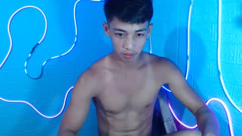 Snapshot of johnydestroyer chatting on March 4, 11:19 am johnydestroyer online show from March 4, 11:19 am