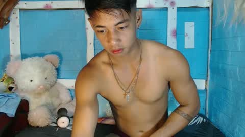 Snapshot of johnydestroyer chatting on October 19, 9:59 pm johnydestroyer online show from October 19, 9:59 pm