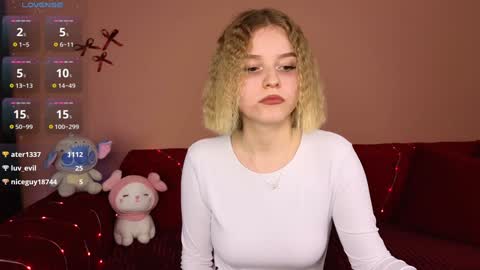 Snapshot of joice_queen chatting on January 8, 12:38 am Paula online show from January 8, 12:38 am