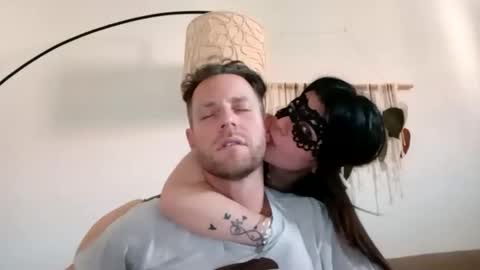 jojo19844 online show from April 14, 1:28 pm