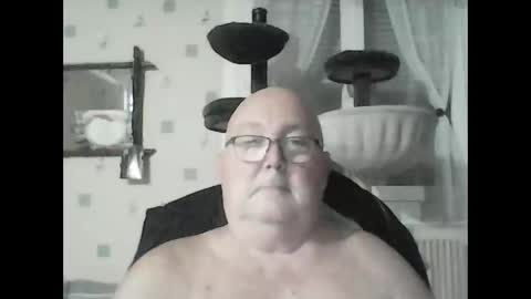 jojo60000529566 online show from December 3, 1:41 am