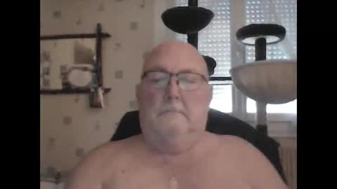 jojo60000529566 online show from December 17, 10:23 am