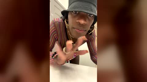 jojodaslut online show from February 21, 12:50 pm