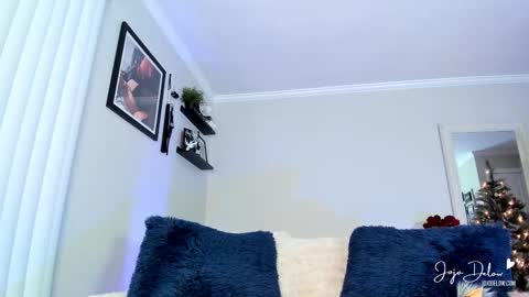    online show from December 5, 1:14 am