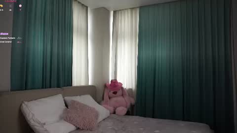 Snapshot of jojojoannaa chatting on June 11, 2:53 am Aurora online show from June 11, 2:53 am