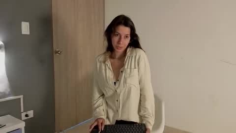 Snapshot of jolie_lov chatting on October 6, 1:08 pm jolie_lov online show from October 6, 1:08 pm