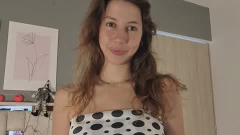 Snapshot of jolie_lov chatting on October 18, 1:23 pm jolie_lov online show from October 18, 1:23 pm