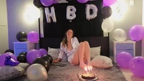 jolie_lov online show from March 4, 3:40 pm