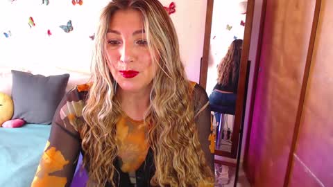 Jolie Mature online show from January 2, 8:35 pm