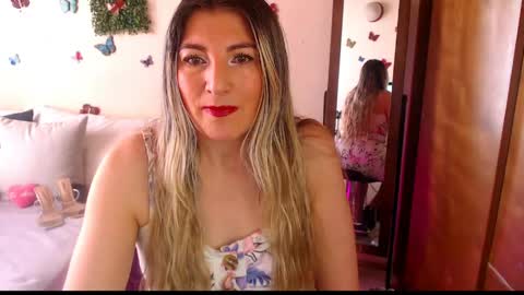 Jolie Mature online show from April 20, 7:48 pm