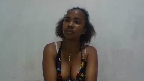 Snapshot of joliedonnue chatting on December 2, 12:21 pm joliedonnue online show from December 2, 12:21 pm