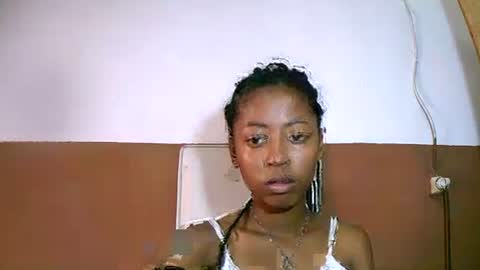 Snapshot of joliekah27 chatting on February 16, 9:26 am joliekah27 online show from February 16, 9:26 am