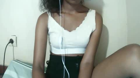 joliekah27 online show from March 21, 8:23 pm