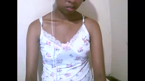 joliekah27 online show from April 20, 8:50 am