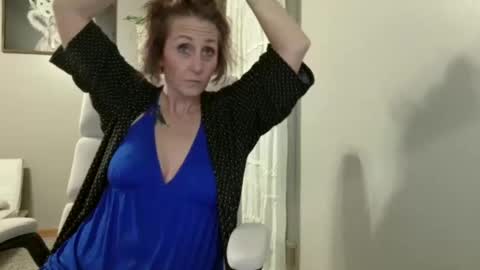 Snapshot of joliexx41 chatting on November 19, 11:05 pm Jolie online show from November 19, 11:05 pm