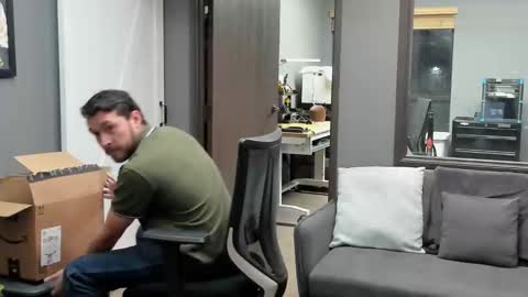 jonadams805 online show from October 31, 1:50 am