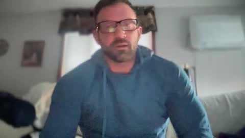 Jon Aries online show from February 4, 9:42 pm