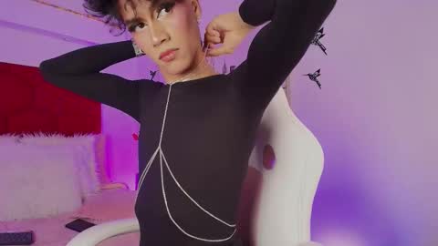 Jonas  online show from November 13, 1:43 pm