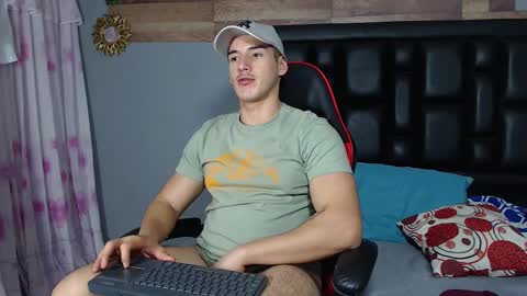 jonathancast08 online show from February 26, 1:52 pm