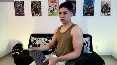 Instagram jonathanfit14 online show from April 20, 11:17 pm