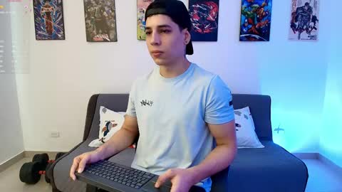 Snapshot of jonathanjoestar_ chatting on May 5, 9:23 pm Instagram jonathanfit14 online show from May 5, 9:23 pm