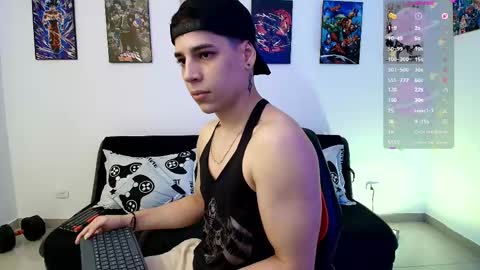 Snapshot of jonathanjoestar_ chatting on May 14, 11:22 pm Instagram jonathanfit14 online show from May 14, 11:22 pm