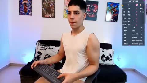 Snapshot of jonathanjoestar_ chatting on June 12, 9:35 pm Instagram jonathanfit14 online show from June 12, 9:35 pm