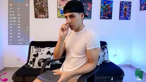Snapshot of jonathanjoestar_ chatting on July 6, 11:07 pm Instagram jonathanfit14 online show from July 6, 11:07 pm