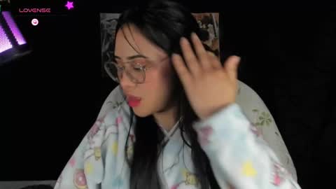 Snapshot of jonathanrwick chatting on December 13, 5:16 am Janna online show from December 13, 5:16 am