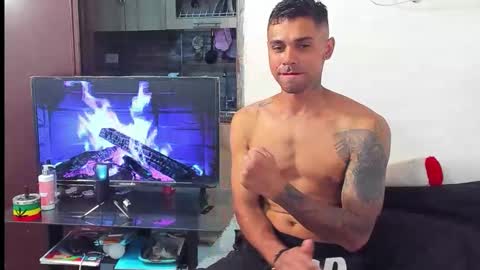 Snapshot of jonesjoness15 chatting on November 3, 4:08 pm jonesjoness15 online show from November 3, 4:08 pm