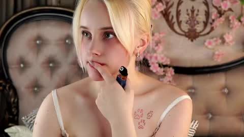 Alice online show from April 19, 6:10 pm