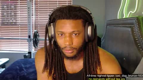 Snapshot of jonnistrokes chatting on March 12, 2:56 pm Jonni online show from March 12, 2:56 pm