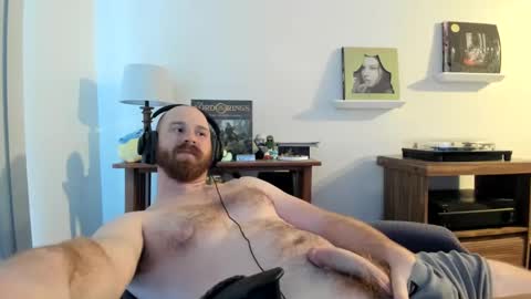 Snapshot of jonnlulz chatting on January 21, 12:25 am Jon online show from January 21, 12:25 am