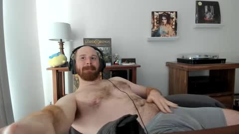 Snapshot of jonnlulz chatting on February 11, 9:56 pm Jon online show from February 11, 9:56 pm