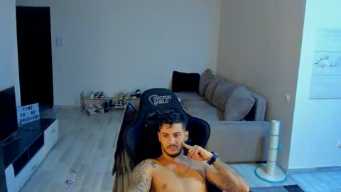 jonnyporn1 online show from November 20, 9:42 am