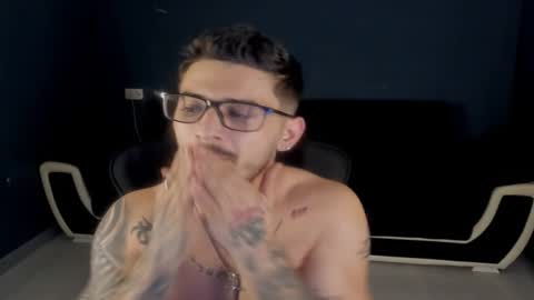 jonnyporn1 online show from March 13, 1:23 am