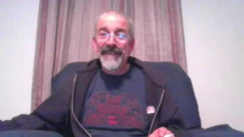Snapshot of jony_five chatting on December 11, 2:09 am Jon online show from December 11, 2:09 am